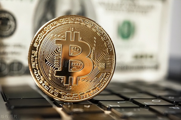 2025年8月区块链市场观察：Solana领跑公链竞争，Coinbase广告风波折射金融变革浪潮